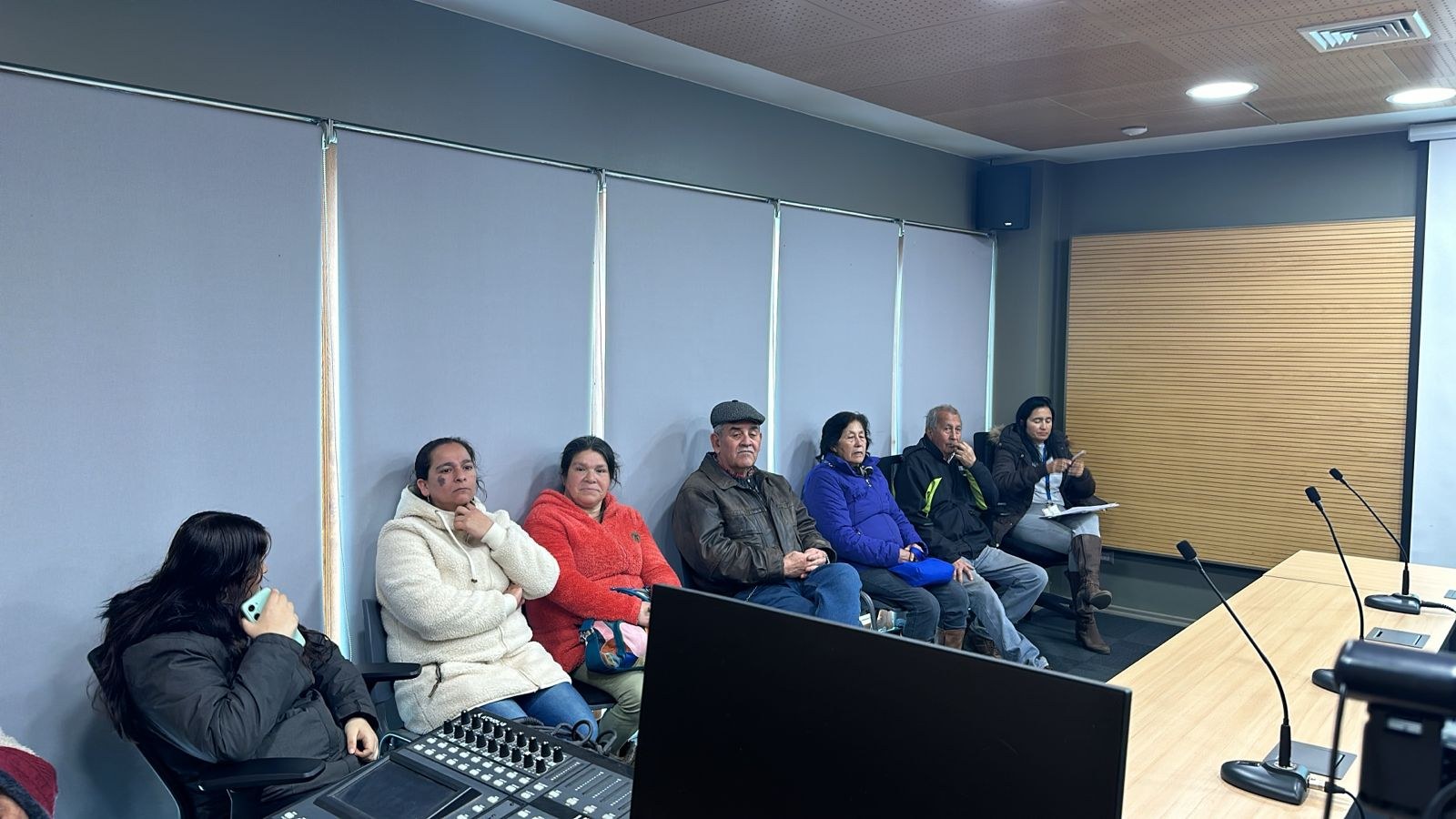 Personas reunidas en una actividad social